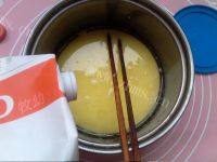 自制牛奶方块饼干做法图解2)