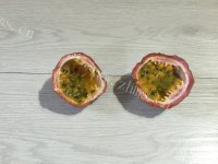 香喷喷的百香果饮做法图解2)