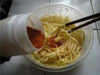 自己做的土豆丝鸡蛋饼做法图解5)