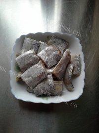 「美味可口」红烧带鱼做法图解1)