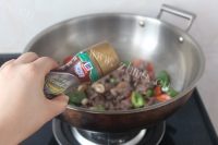 美味的黑椒牛肉做法图解9)