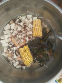 美味的豆腐海带汤做法图解7)