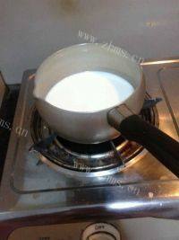 美味的皇家奶茶做法图解4)