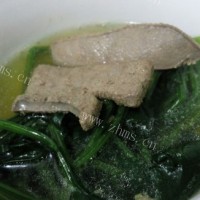 鲜香的猪肝菠菜汤