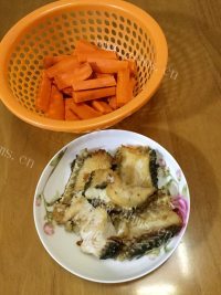 鱼骨汤做法图解3)