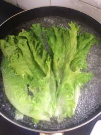 色香味浓的白灼生菜做法图解4)