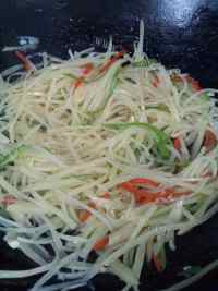 家常菜酸辣土豆丝