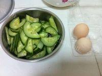 「DIY」黄瓜炒蛋做法图解1)
