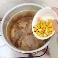 大补汤栗子大骨汤做法图解9)