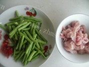 肉丝炒豆角做法图解1)