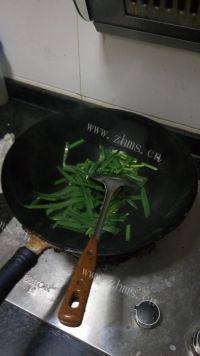 家常菜韭菜炒豆芽做法图解2)