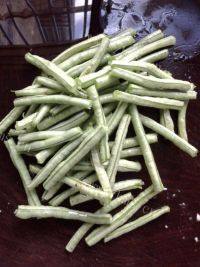 记忆中的豆角炒茄子做法图解1)