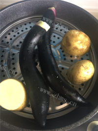 家常菜土豆拌茄子做法图解1)
