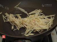 美味的子姜焖鸭做法图解8)