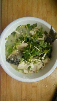 滋补的鲫鱼豆腐汤