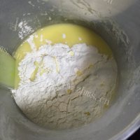 美味佳肴般的酸奶蛋糕做法图解5)