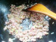 自己做的香菇肉丁炸酱面做法图解7)
