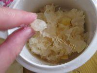 雪梨银耳羹做法图解4)