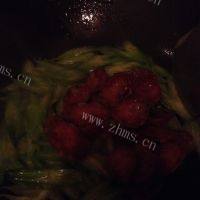 家常菜芹菜炒腊肠做法图解6)