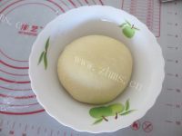自制香肠面包做法图解5)