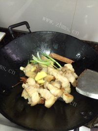 家常菜红烧五花肉做法图解4)