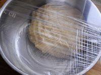 爽滑的广式莲蓉蛋黄月饼做法图解7)