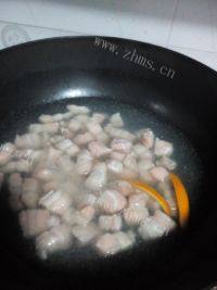 诱人的腐竹烧肉做法图解5)