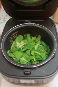 香喷喷的香菇鸡肉煲仔饭做法图解16)
