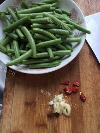 简单的干煸四季豆做法图解1)