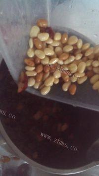 美味早餐红枣豆浆做法图解4)