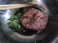 回味无穷的肉丸菠菜汤做法图解4)