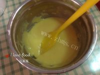 回味无穷的戚风蛋糕做法图解11)