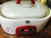 美味的黑米红豆红枣粥做法图解7)