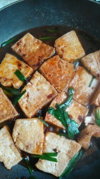 家常菜蒜香豆腐做法图解7)