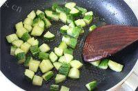 「DIY美食」酱爆肉丁做法图解4)