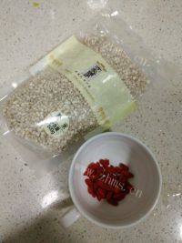 薏米枸杞茶做法图解1)