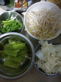 家常菜水煮肉片做法图解3)