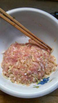 美味的油面筋塞肉做法图解4)
