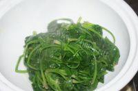 菠菜丸子汤自制做法图解5)