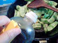 家常菜土豆烧豆角做法图解8)