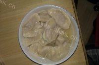 简易的猪肉芹菜水饺