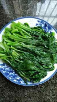 好吃的蚝油蒜香菜心做法图解4)