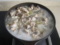 美味的竹笋鸡汤做法图解3)
