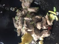 美味的排骨板栗焖饭的做法图解六