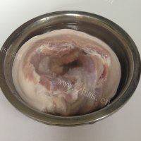口感不错的荷叶粉蒸肉做法图解2)