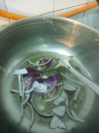 美味的黑椒牛柳炒意面做法图解9)