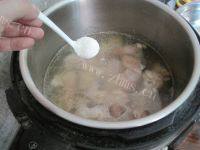 家庭版猪蹄黄豆汤