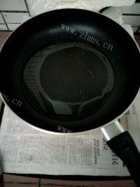 家常的西红柿土豆肉焖饭做法图解4)