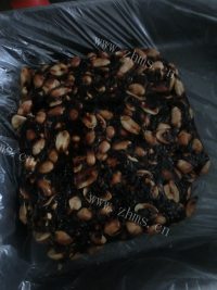 自制黑芝麻花生糖做法图解8)