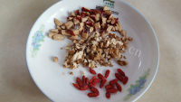 自制高丽参苹果核桃羹做法图解2)